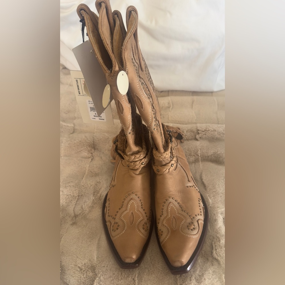 Idyllwind Tan Leather Ankle Boots ( no box).
